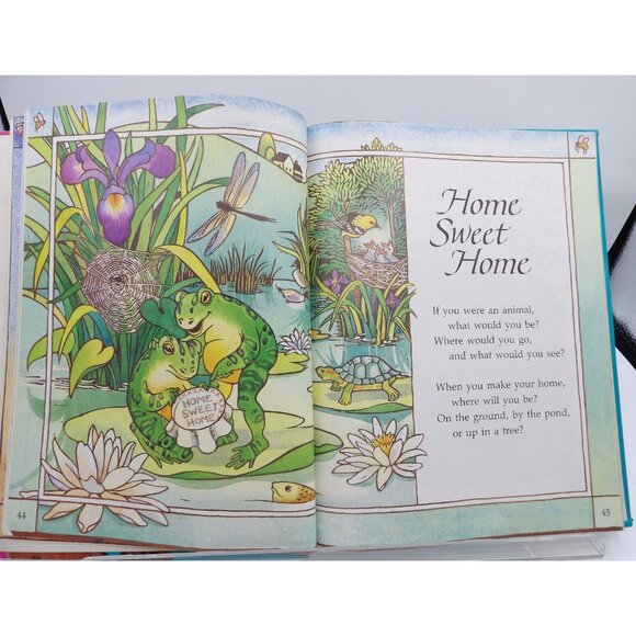 My Best Bear Hug Reading Textbook DC Heath & Co Publ. ©1993 24 Stories - Picture 8 of 11